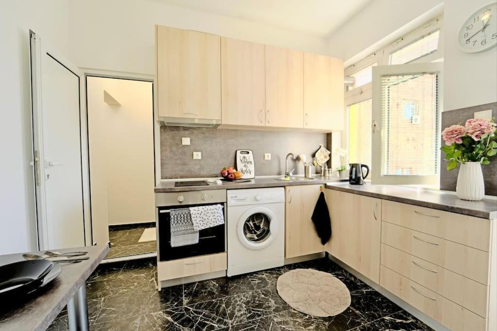 Cozy 1-Bedroom Flat In The Very Center Of Sofia Exterior foto