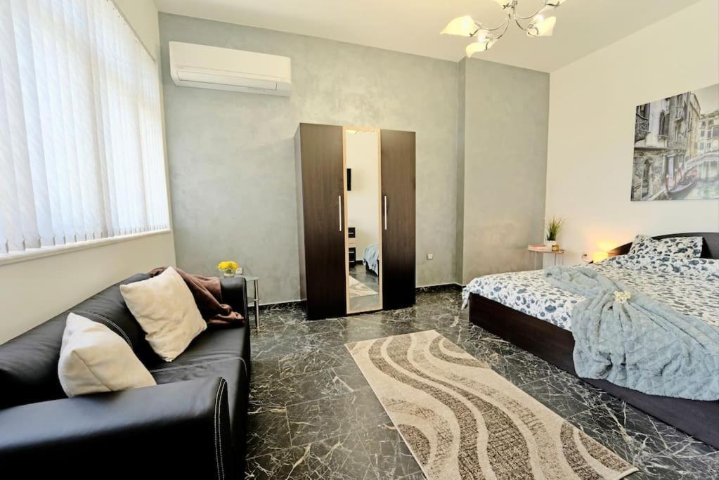Cozy 1-Bedroom Flat In The Very Center Of Sofia Exterior foto
