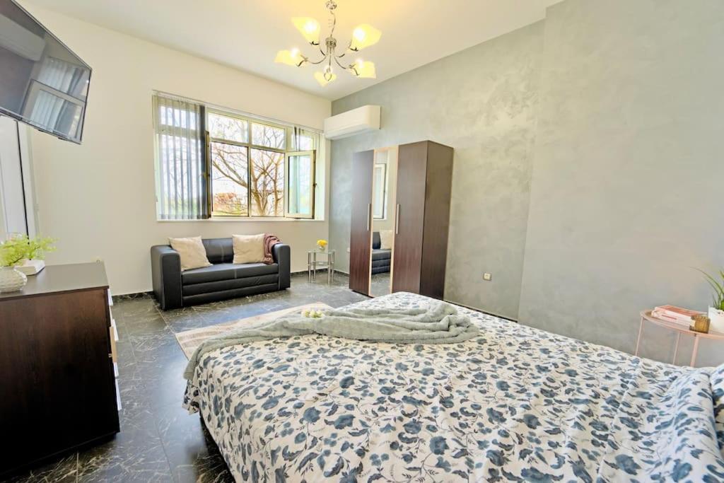 Cozy 1-Bedroom Flat In The Very Center Of Sofia Exterior foto